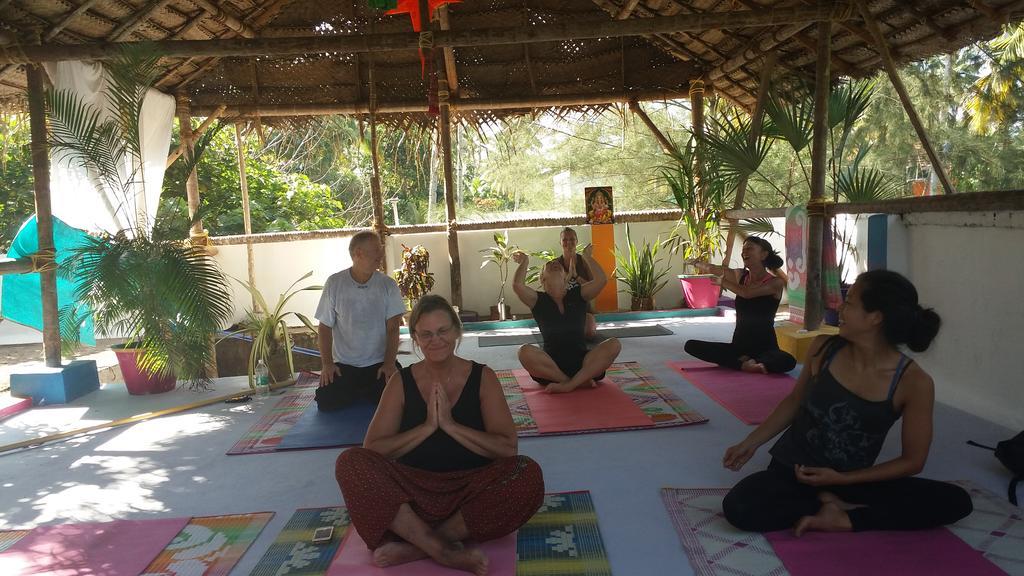 Hotel Mk Gardens Surf & Yoga House Varkala Exterior foto